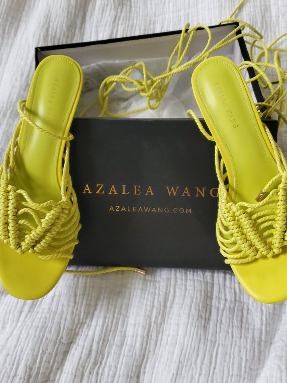 Azalea Wang Sandals size 8 yellow